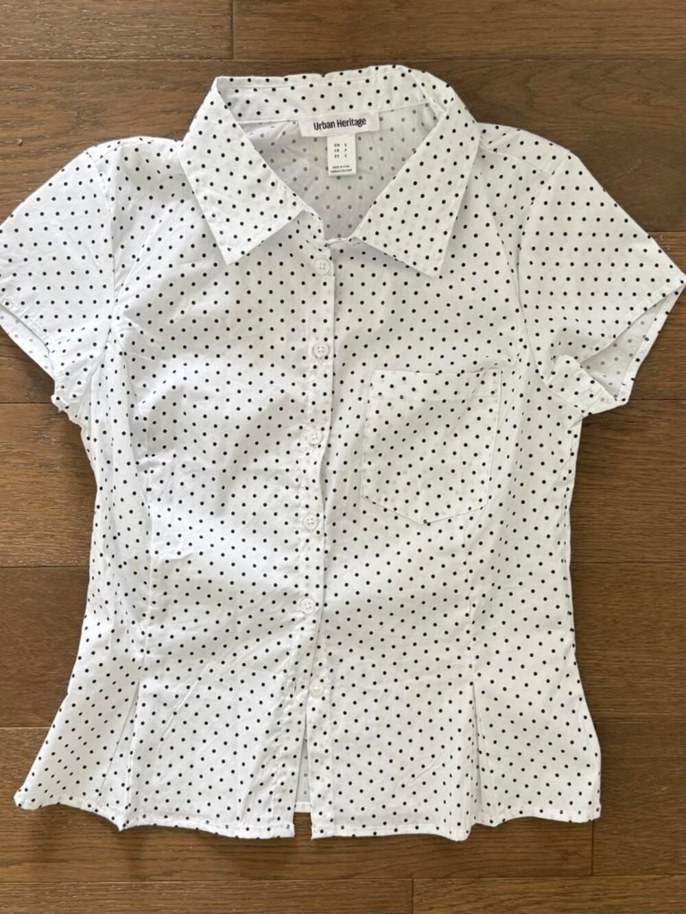 Fitted polka dot button up